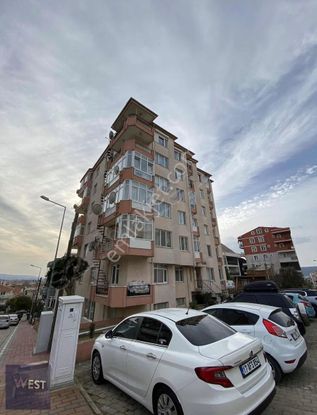 Cevatpaşa Da Eski Salı Pazarı Mevkii Satılık Geniş 2+1 Daire