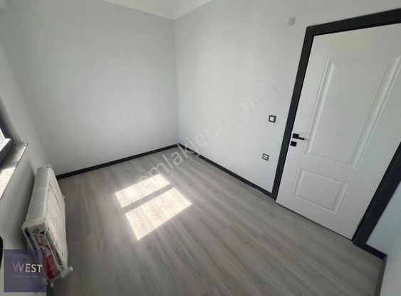 Çanakkale Karacaören Havuz Cepheli Arakat Satılık 3+1 Daire