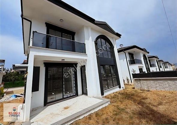 Başiskele Yeniköy Life Gardens Satılık 4+1 Müstakil Villa