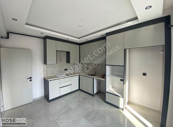 Kösehan Gayrimenkul'den Şemikler'de Cadde Üstü 3+1 Fırsat Daire