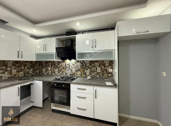 Bölge'den Fazlı Meto Bulvar Üzeri Geniş Oturumlu Teraslı 2+1!!