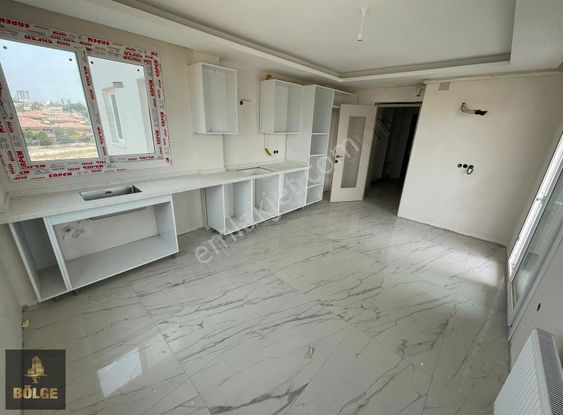 Bölge'den Esentepe'de Bulvar Üzerinde Sıfır A.mutfak 3+1 !!!