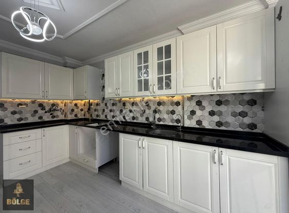 Bölge'den Süleyman Demirel Bulvar Üzeri 4+1 Kapalı Mutfak