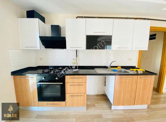 Bölge'den 100.yıl Diş Hastanesi Civarı Cazip Geniş Oturumlu 2+1!