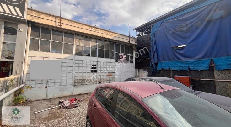 Keykubat'tan Zafer Sanayi'de Güzel Konumda Kiralık Dükkan