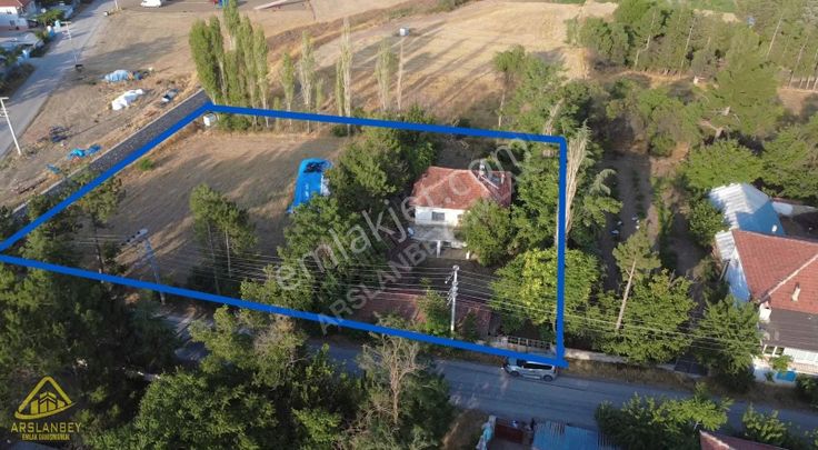 Arslanbey Emlaktan Satılık Ev Ve Bahçesi Yeşilova Dereköy