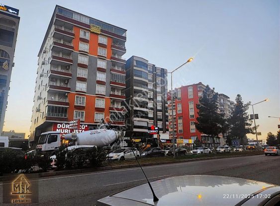 Mesak Gayrimenkulden Dünya Hastanesi Karşısı Satılık 5.5+1 Teras