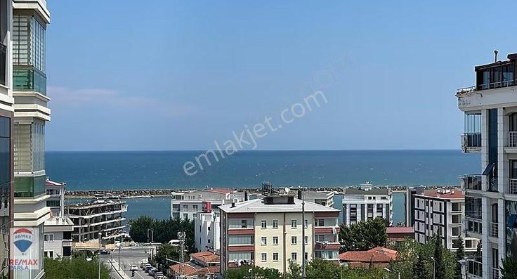 Sahile Ve Ulaşıma Çok Yakın Panoramik Manzaralı 3+1 Daire!