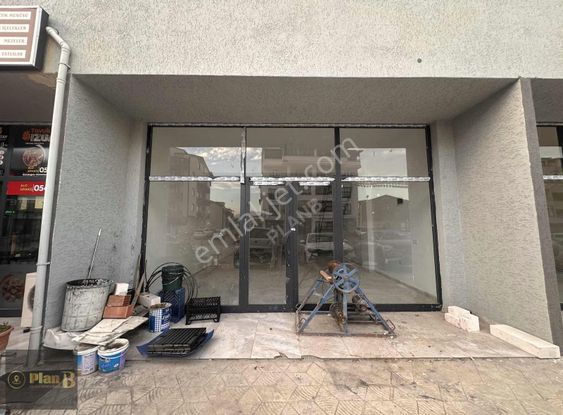 Boğazova Caddesi Üzerinde Geniş Kullanım Alanlı Kiralık İş Yeri