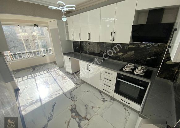 Esertepe Merkez'de Sağlık Ocağı Yakını 3+1 Bağımsız 1.kat Full Yapılı Krediye Uygun Fırsat Dairesi!!