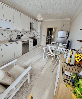 Oğuzlar Emlaktan Çarşı Merkezde Satılık 3+1 Daire