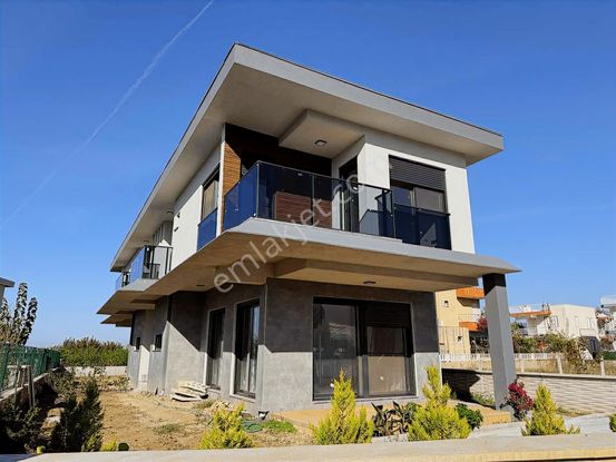 Kuşadası Davutlarda Satılık Daire Fiyatına Villa!!