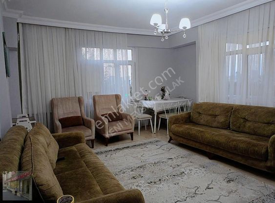 İst K. Çekmece Halkali Merk Mah Satilik Daire 2+1+110 M2 Kat 2