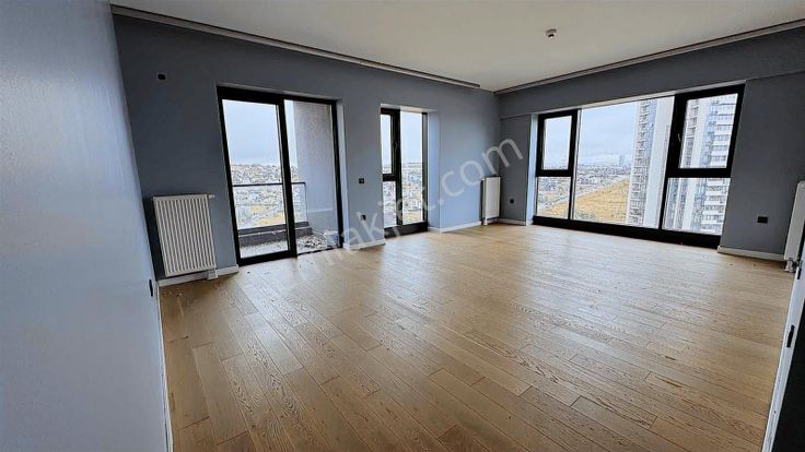 İncek Bulvar Loft Projesinde Göl Manzaralı 3+1 Kiralık