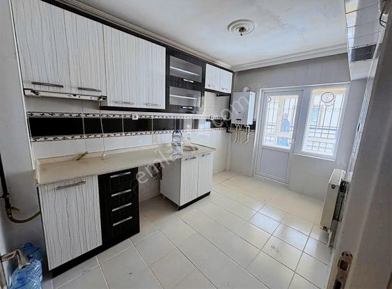 Derman'dan*ön Cephe*altında Daire Mevcut*iskanlı*balkonlu