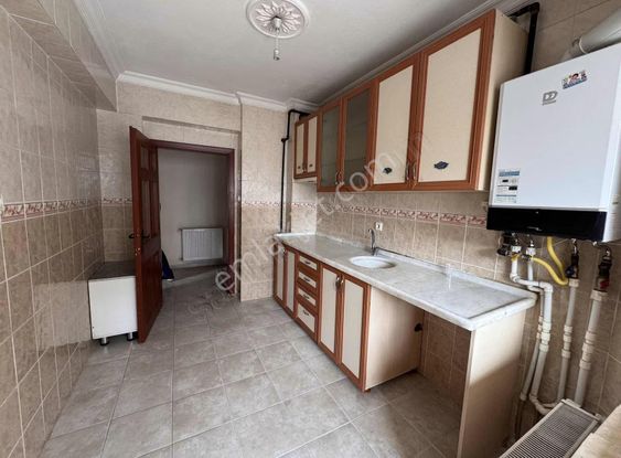 Derman'dan*cadde Üstü*altı Daire*ön Cephe*iskanlı