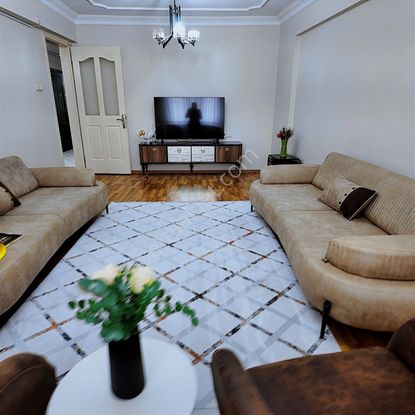 Ragıpbey'de 150 M² 3+1 Doğalgazlı Ve Asansörlü Geniş Daire