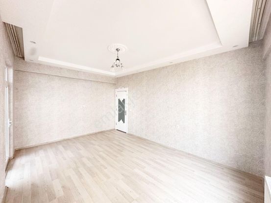 Beykent Pazar Yanı Ön Cephe Cam Balkonlu 2+1 Geniş Daire