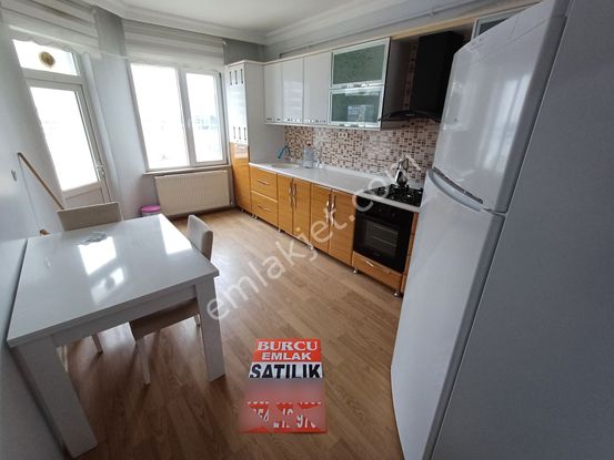 Üniversite Yolunda Yapılı 3+1 Satılık Daire**burcu Emlaktan***