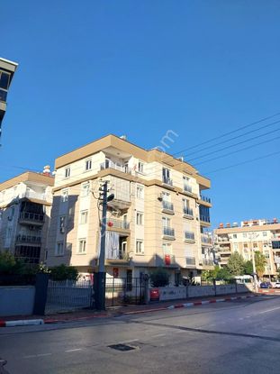 Kızılarık'da 3+1 135 M2 Site İçi Kiralık Daire