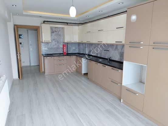 245 Zafer Mahallesin De Kiralık Doğalgazlı 3 + 1 Daire