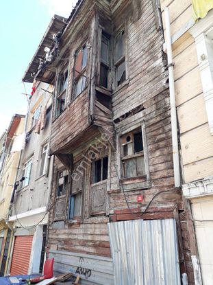 Sahibinden Tarihi Yarımada'da Terkedilmiş Ahşap Bina