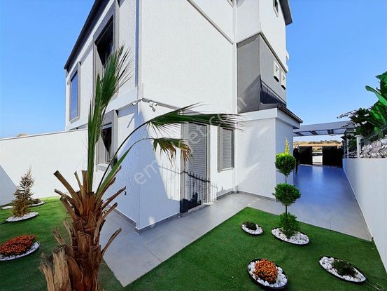 Didim'de Harika Doğa Manzaralı Havuzlu 4+1 Villa