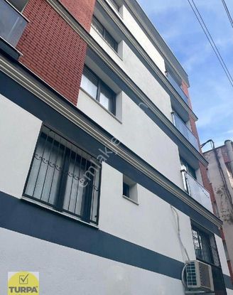 Bozyaka'da 4 Yıllık Genç Bina Asansörlü Doğalgazlı Satılık Daire