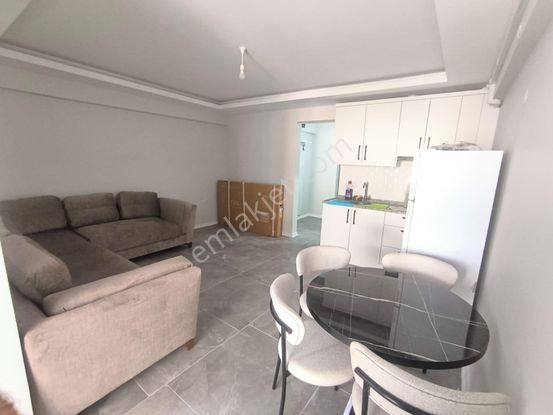 M.k.paşa Gayrimenkulden Selimiye'de Yerden Isıtma 1+1 Eşyalı