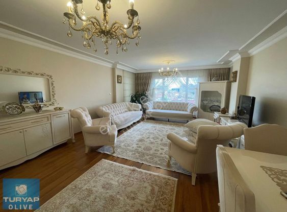 Zeytiburnu Ak Evler Residencede Havuzlu Sitede Satılık 3+1 Daire