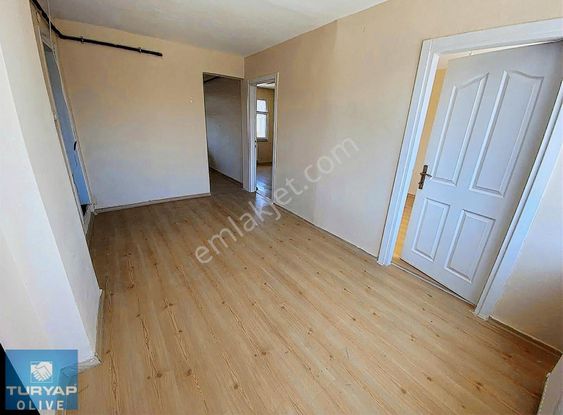 Kızılelma Caddesi Üzerinde Yatırımlık 2 Daire Tek Tapu