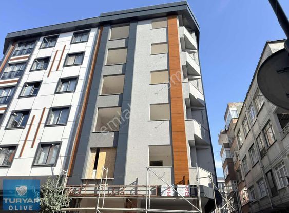 Zeytinburnu Yeşiltepe Mahallesi Köşe Başı Satılık 2+1 Daire