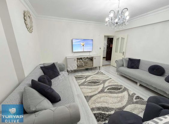 Zeytinburnu Beştelsiz'de Satılık Yüksek Giriş Balkonlu