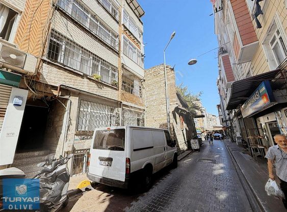 Acil Kumkapı'da Harika Lokasyonda 2+1 Dair