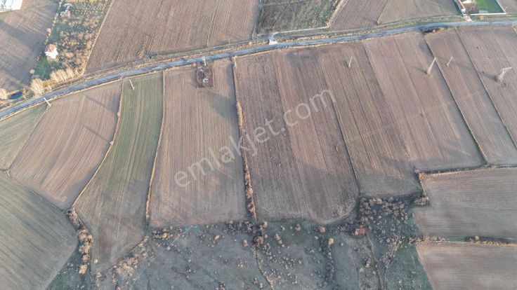 Kırklareli Merkez Asilbeyli Köyünde 12.189 M2 Satılık Arsa