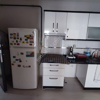 Üniversite Yolu Üzeri Geniş Balkonlu Satılık 2+0 Daire