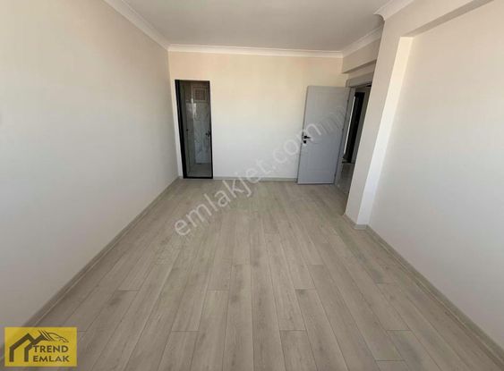 Trend'den Cadde Üzeri Ultra Lüx Yapılı Ara Kat Çift Banyo 135m2*