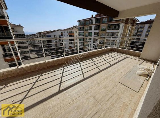 Trend'den Cadde Üzeri 2.kat Teras Balkon 4 Yıllık Sınırsız Kredi