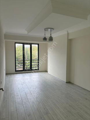 Emlakevim - Hendek Çarşı Merkezinde Satılık 3+1 Daire !