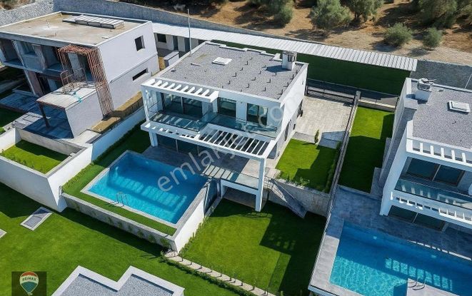 Kuşadası Lena Ekıcıoğlu-denız Manzaralı, Müstakıl, Lüks Havuzlu Vılla