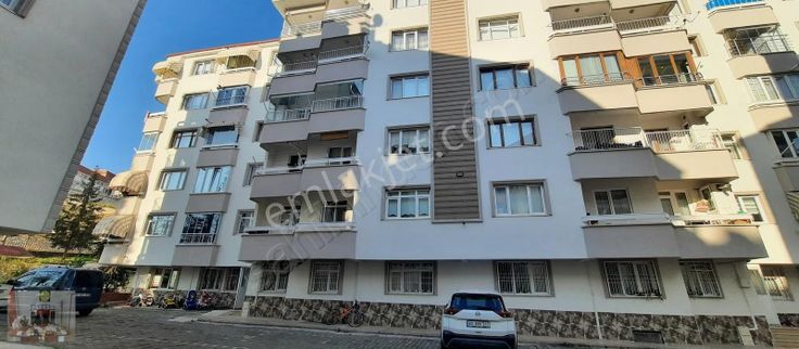 Altıyüzevler Mahallesinde Kiralık 3+1 Daire