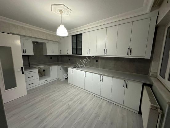 Atalar Mahallesinde Masrafsız 3+1 Daire 3250.000 Tl