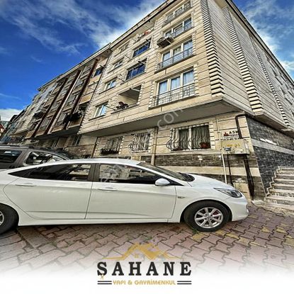 Esenyurt Üçevler Mahallesinde Minimal Dekorlu Geniş Arakat 2+1 Daire