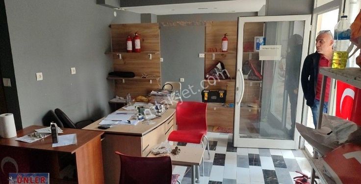 Satılık Dükkan Ofis 52 Metrekare Kullanım Alanına Sahiptir