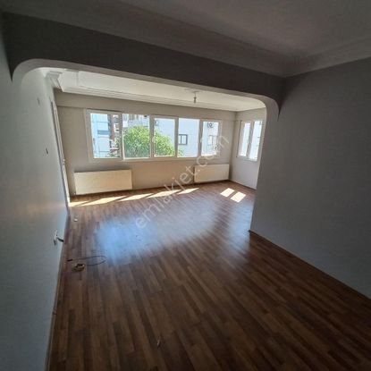 Bahriye Üçok'da Merkezi Konumda 2+1 Kiralık Daire!