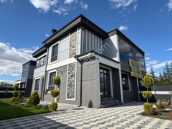 Harmancıkta Özenle Dizayn Edilmiş 4+1 Lüks Villa Özel Fiyatıyla!