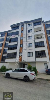 Samsun Atakum Alanlıda Geniş Ebebeyin Banyolu 2+1 Daire