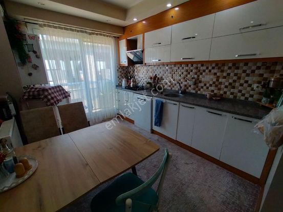 Gümüşlerde 184m2 3+1 10yaşında Asansörlü Binada Satılık Daire