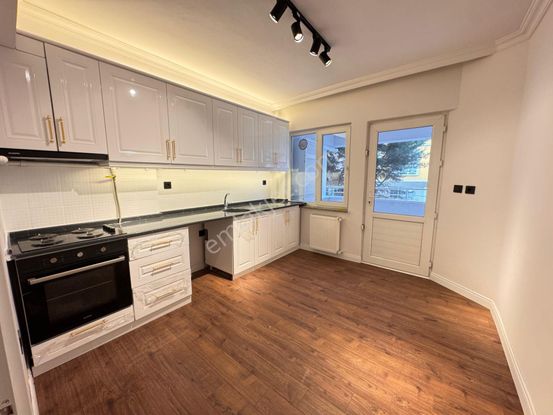 Can Emlak Ve İnşaat'tan Mudanya Yalı Mah.de Satılık Daire 3+1 Düzayak 1.katmerkezde Site İçi Havuz