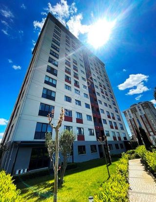 Mertcan Dan Royal Garden'de Ebeveyn Banyolu 3+1 Deniz Manzaralı - İskanlı